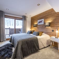 Luxury double bedroom in a shared chalet