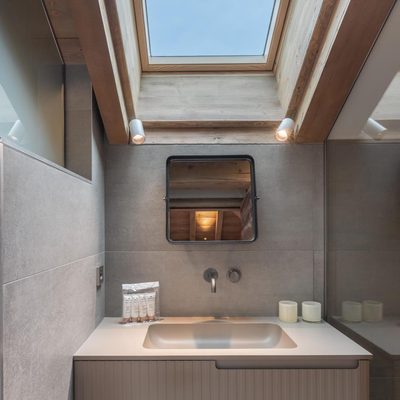 Ensuite bathroom in Chalet Etoile des Neiges