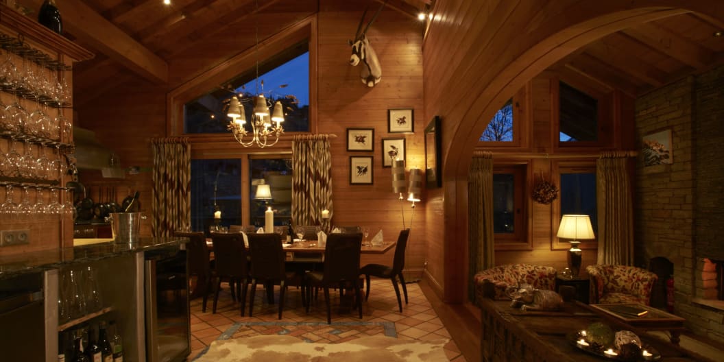 The dining area in Chalet La Petite Pia