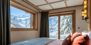 En suite bedroom with Mountain views, Chalet Les Loups