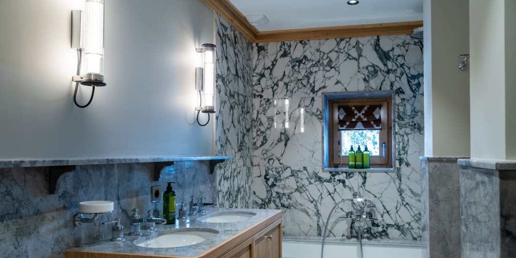 En suite bathroom in double bedroom, Chalet Les Loups