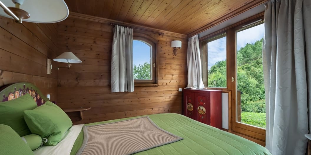 Chalet Les Solans Bedroom 1