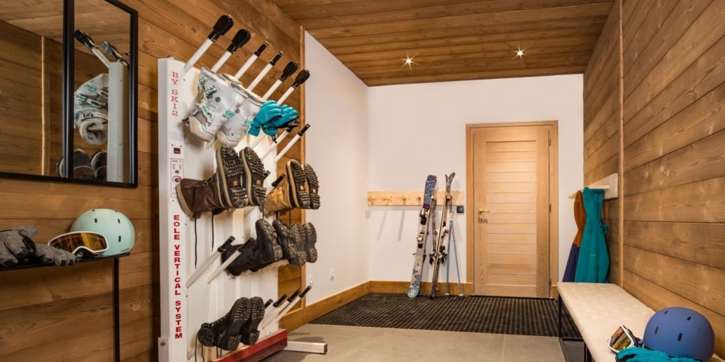 Ski room with boot warmers in Chalet Phoebe