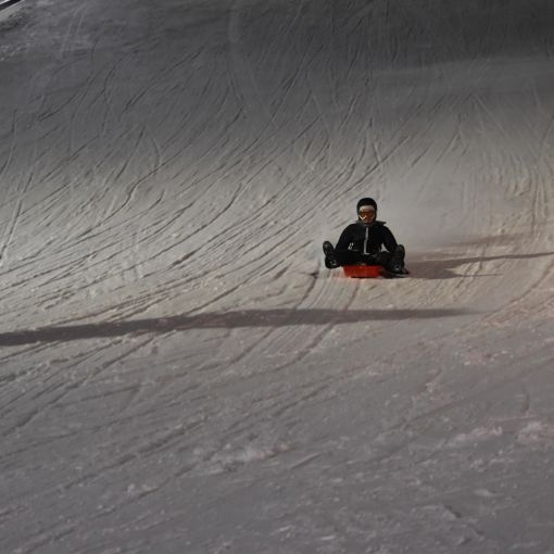 You can see the metal brakes of the sledge in action here - it's a requirement to be allowed on the run
