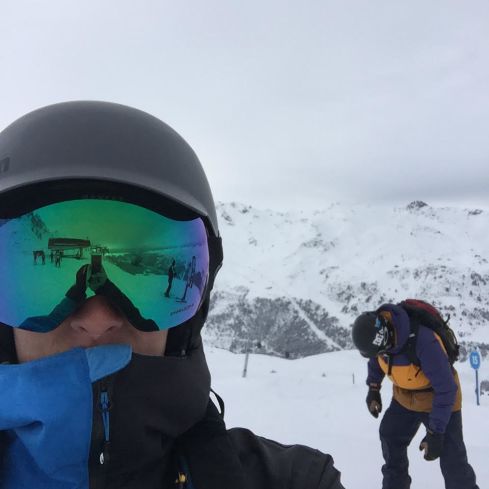 Applicants and holders of Meribel Chalet Jobs